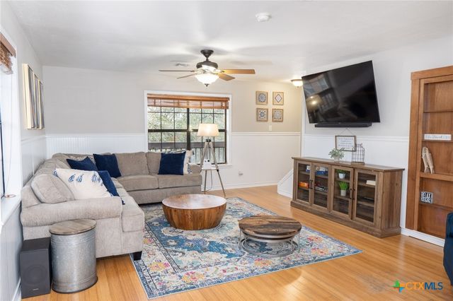 564 Cypress Valley Road, Cuero, TX 77954