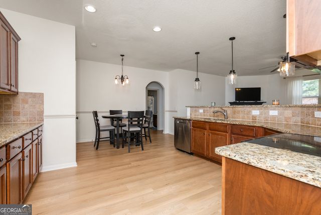 316 Flowing Meadows Drive, Kathleen, GA 31047