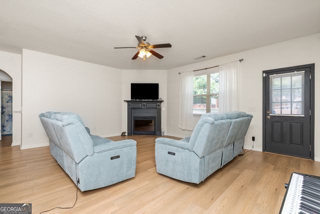 316 Flowing Meadows Drive, Kathleen, GA 31047