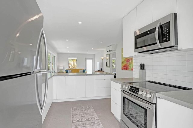 625 NE 13th Avenue 02, Fort Lauderdale, FL 33304