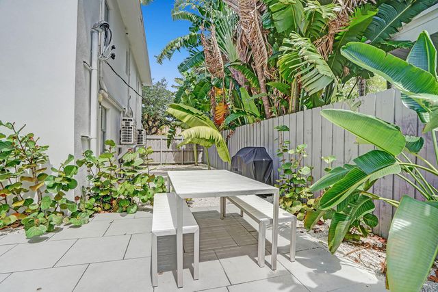 625 NE 13th Avenue 02, Fort Lauderdale, FL 33304