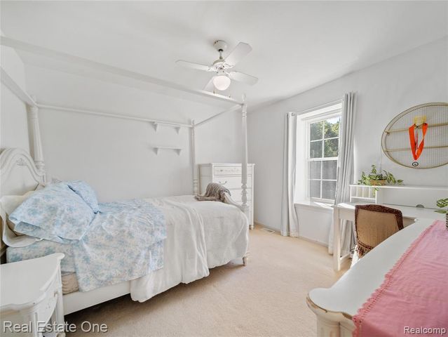 4445 Old Warner Court, Milford, MI 48380