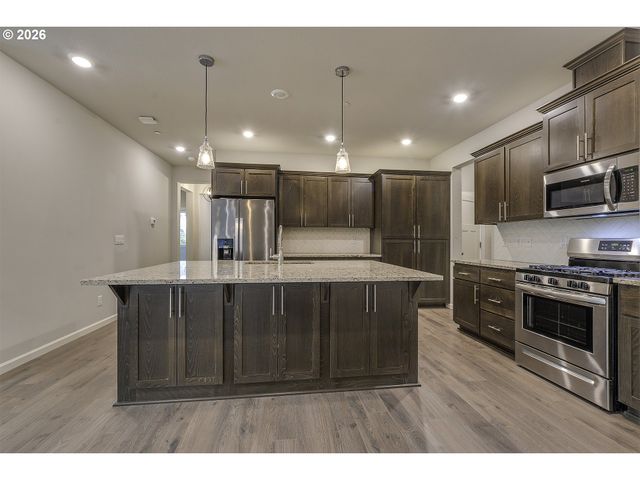 59580 EMERALD Loop, St Helens, OR 97051