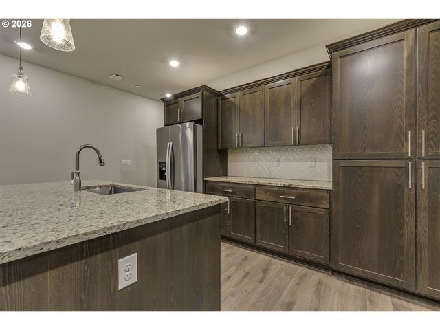 59580 EMERALD Loop, St Helens, OR 97051