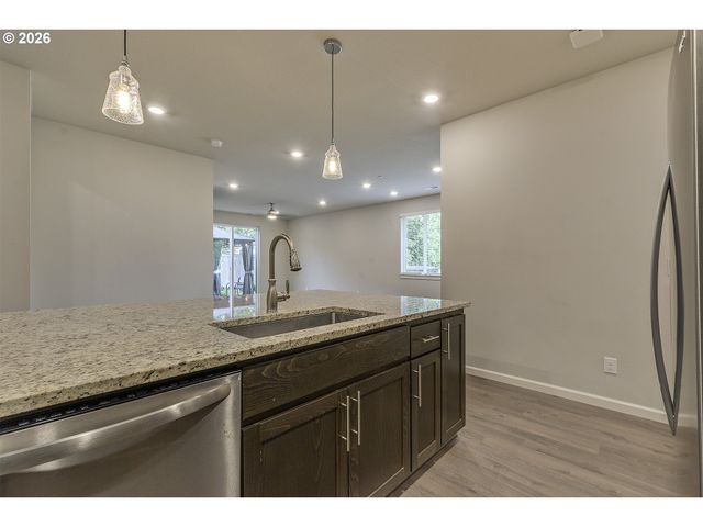 59580 EMERALD Loop, St Helens, OR 97051
