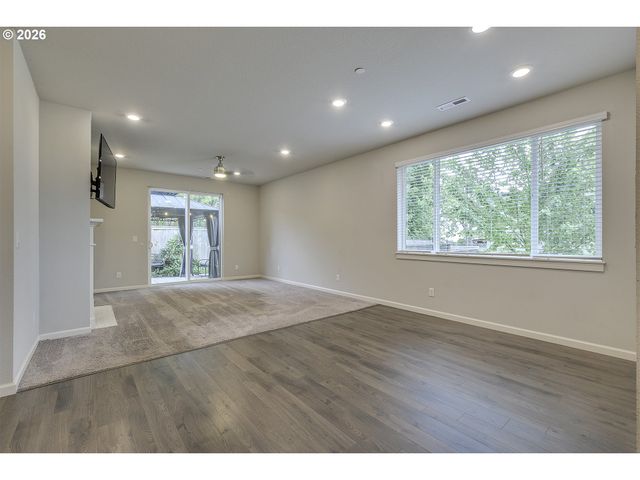 59580 EMERALD Loop, St Helens, OR 97051