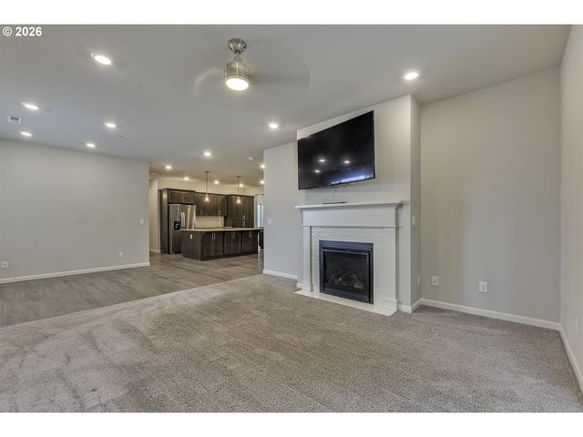 59580 EMERALD Loop, St Helens, OR 97051