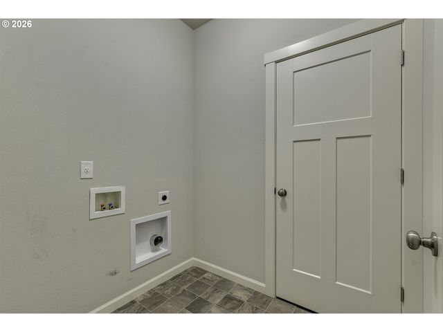 59580 EMERALD Loop, St Helens, OR 97051
