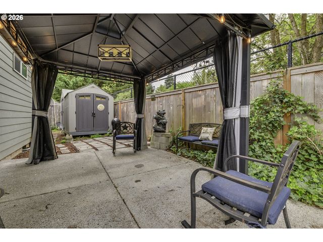 59580 EMERALD Loop, St Helens, OR 97051