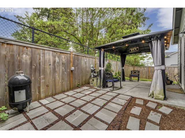 59580 EMERALD Loop, St Helens, OR 97051