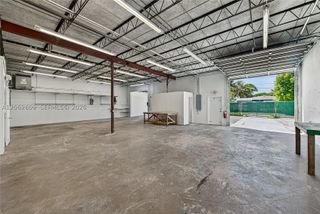 950 NE 40th Ct, Oakland Park, FL 33334