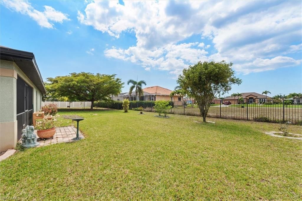 Image 17 of property listing at 4548 SW 16th PL, Cape Coral, FL 33914