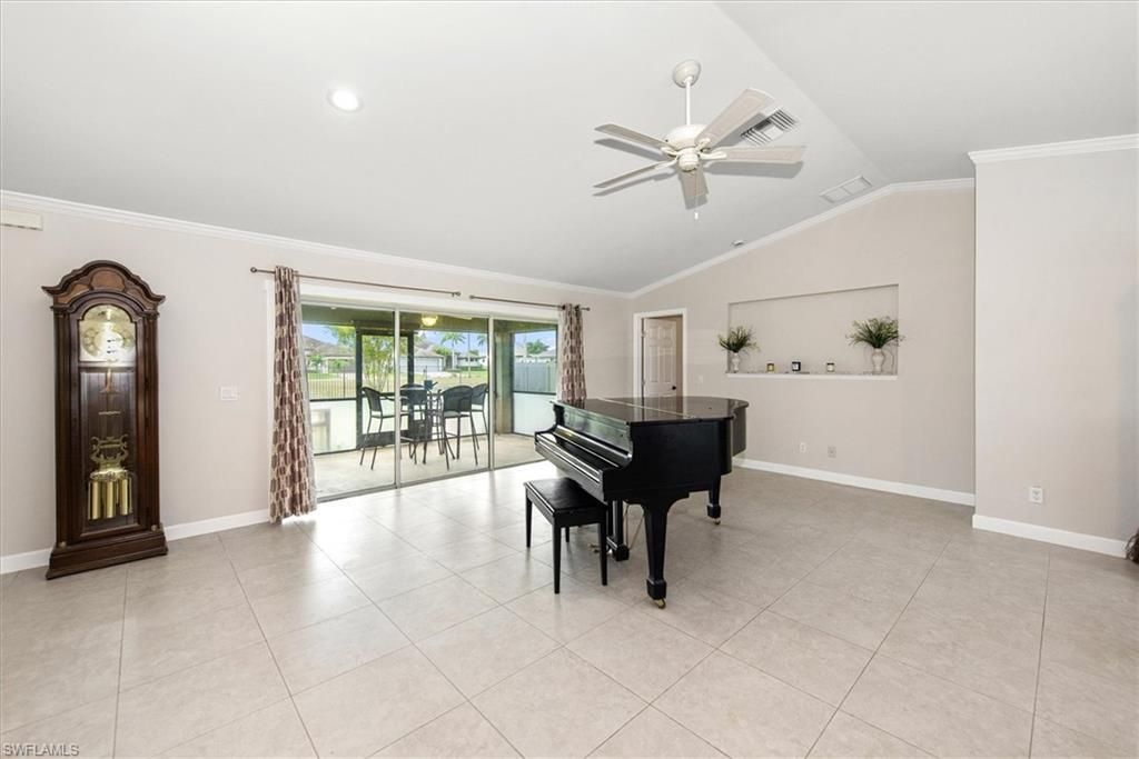 Image 5 of property listing at 4548 SW 16th PL, Cape Coral, FL 33914