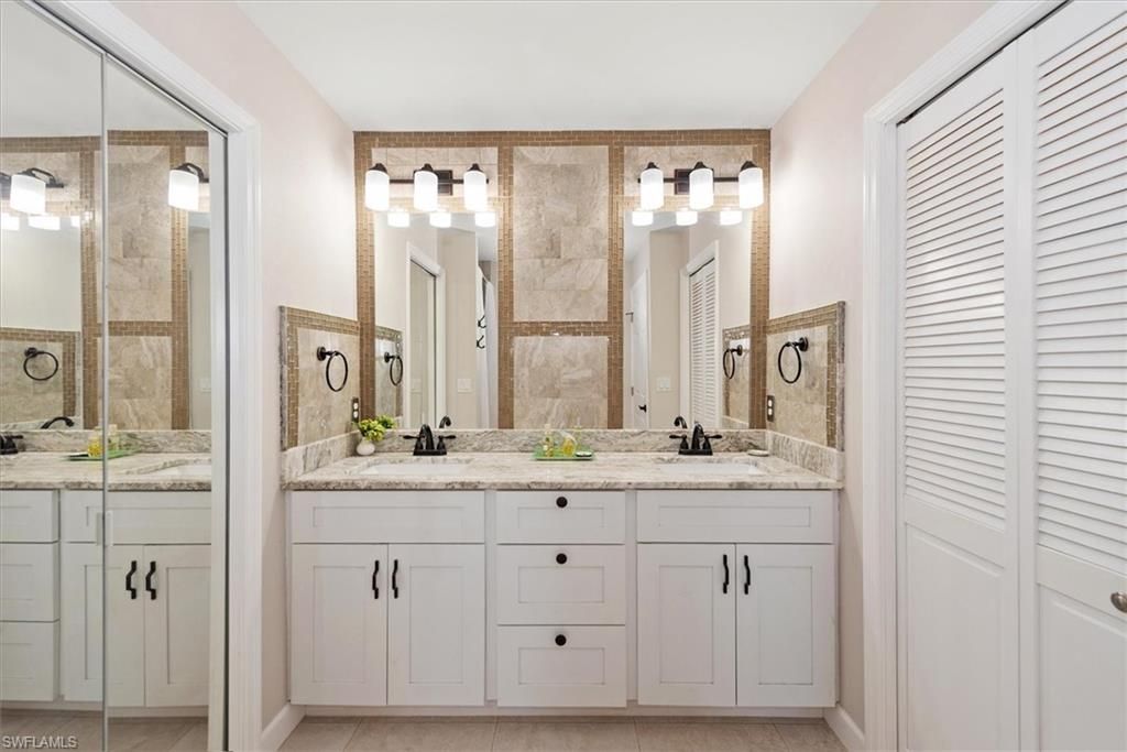 Image 8 of property listing at 4548 SW 16th PL, Cape Coral, FL 33914