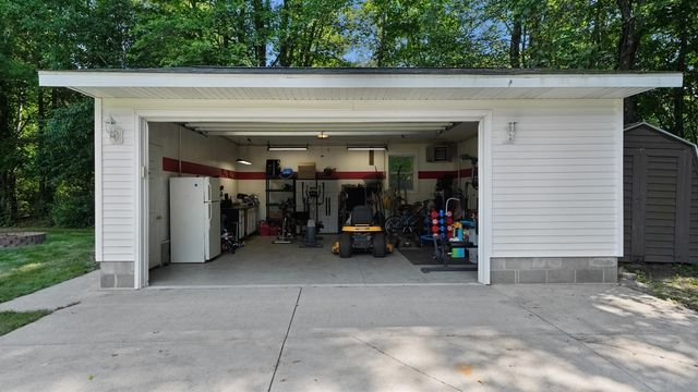 2698 Hamilton Road, Muskegon, MI 49445
