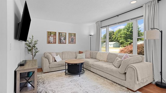 2698 Hamilton Road, Muskegon, MI 49445