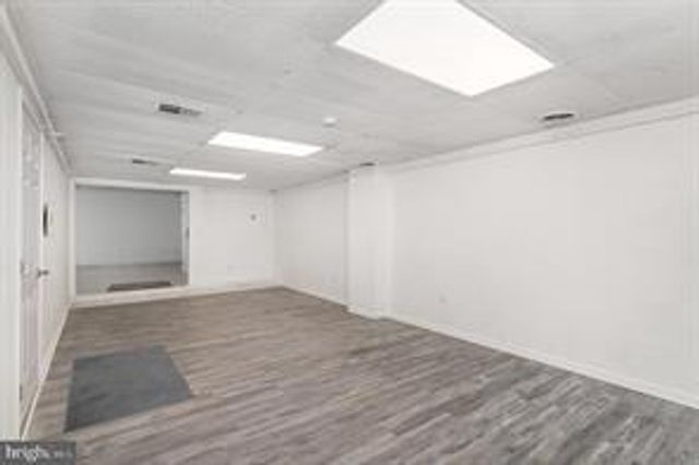 1880 W MARKET ST, York, PA 17404