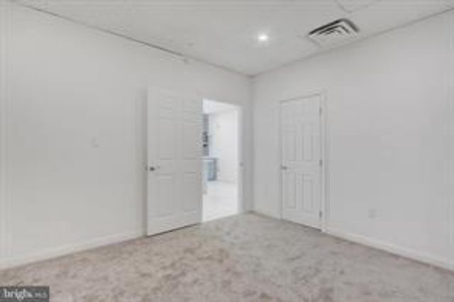 1880 W MARKET ST, York, PA 17404