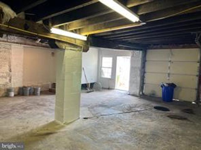 1880 W MARKET ST, York, PA 17404