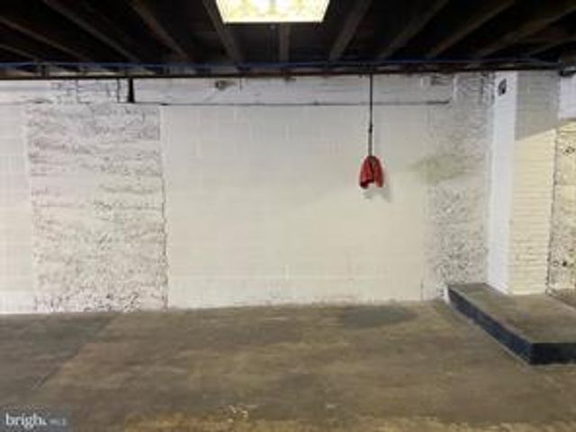1880 W MARKET ST, York, PA 17404
