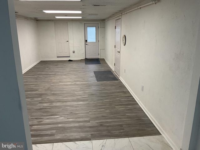 1880 W MARKET ST, York, PA 17404
