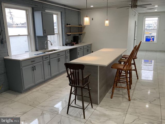 1880 W MARKET ST, York, PA 17404