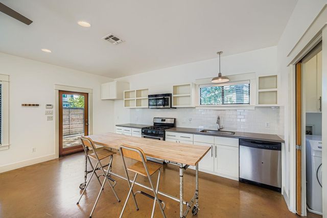 1800 E 14th ST, Austin, TX 78702