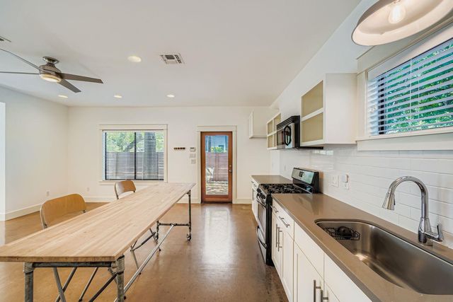 1800 E 14th ST, Austin, TX 78702