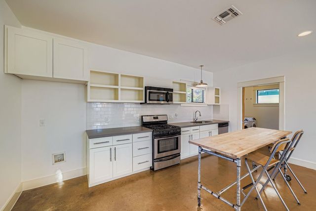 1800 E 14th ST, Austin, TX 78702