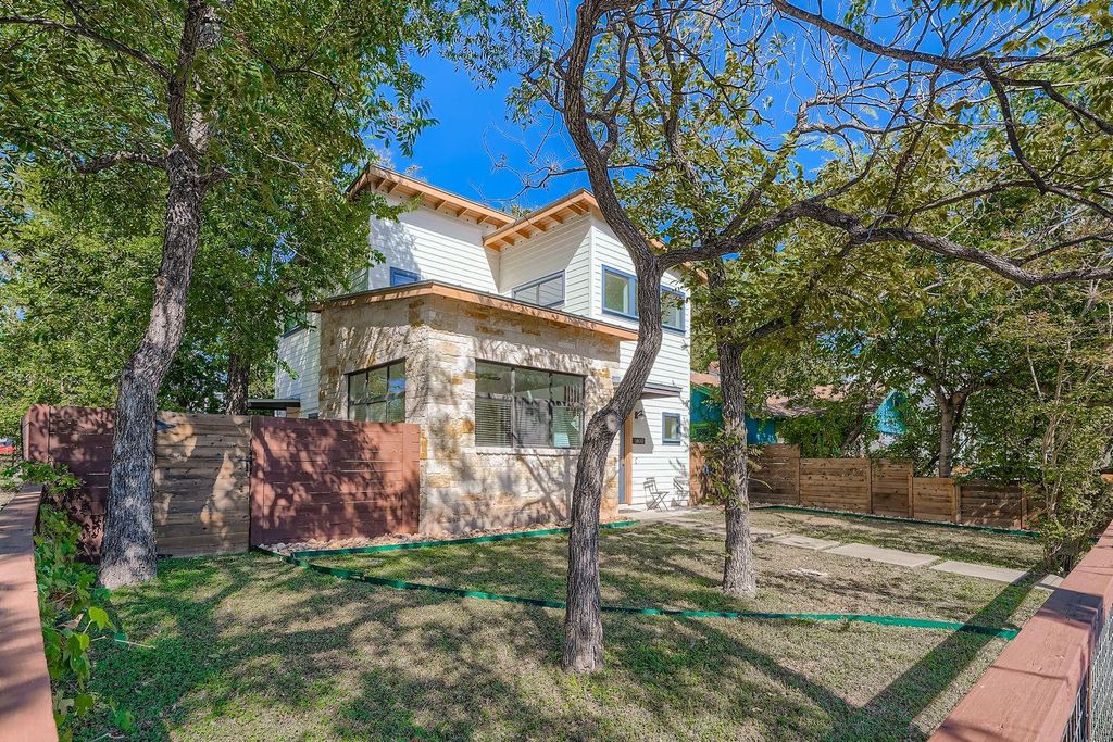 1800 E 14th ST, Austin, TX 78702