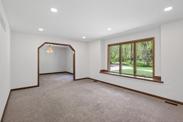 11801 Lockridge Avenue S, Hastings, MN 55033