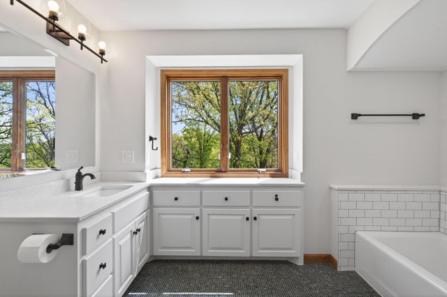11801 Lockridge Avenue S, Hastings, MN 55033