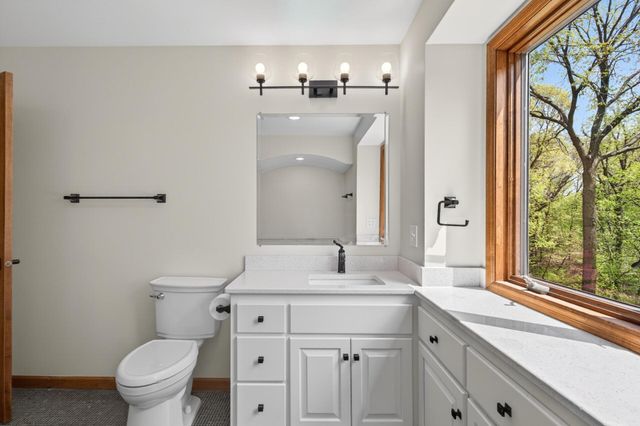11801 Lockridge Avenue S, Hastings, MN 55033