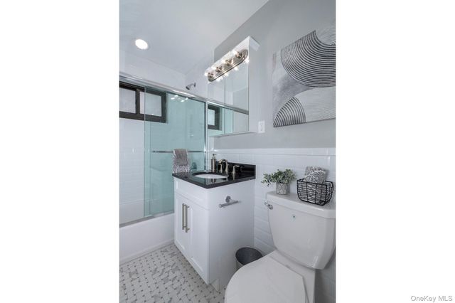 403 East Main Street 403-1A, Bay Shore, NY 11706