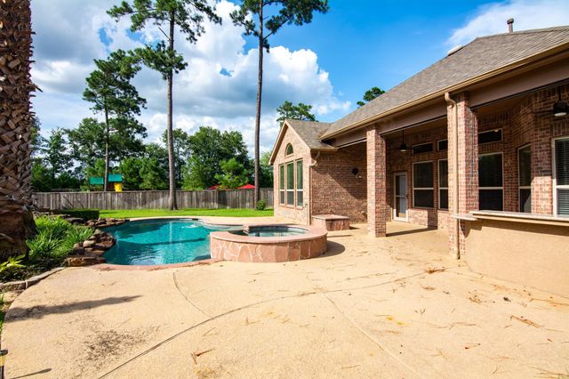 34 Canoe Bend Ct, The Woodlands, TX 77389