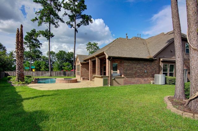34 Canoe Bend Ct, The Woodlands, TX 77389