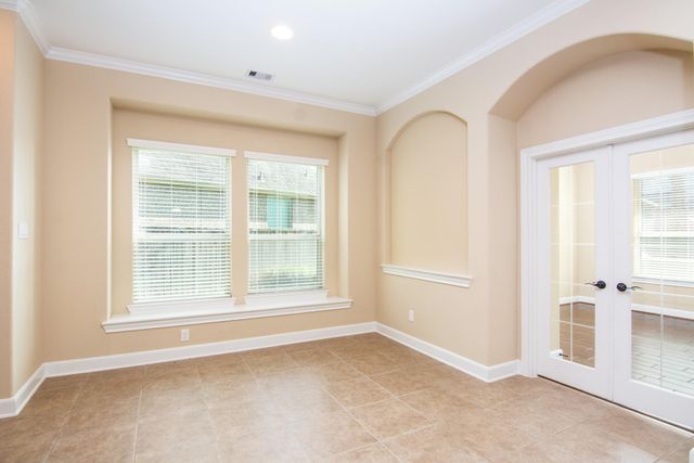 34 Canoe Bend Ct, The Woodlands, TX 77389