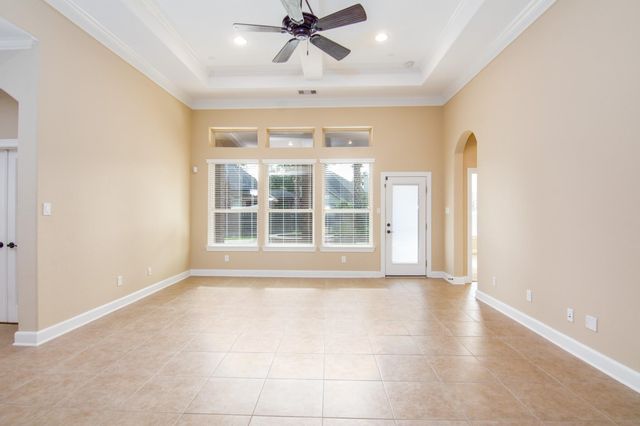 34 Canoe Bend Ct, The Woodlands, TX 77389
