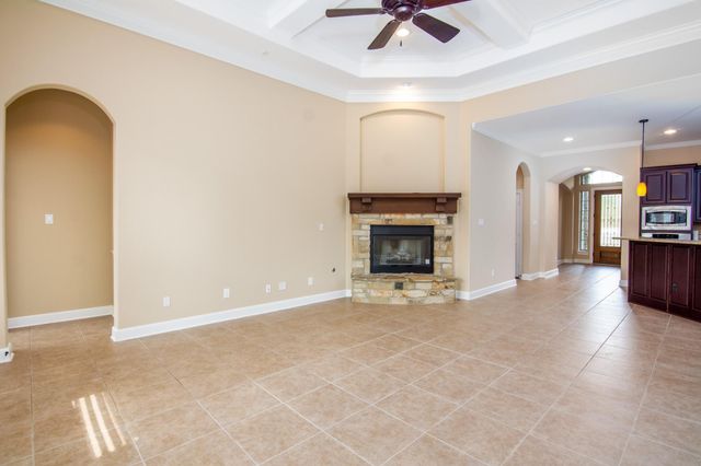 34 Canoe Bend Ct, The Woodlands, TX 77389