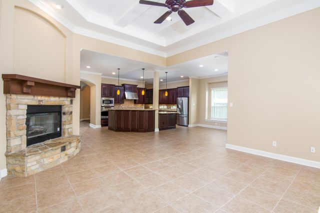 34 Canoe Bend Ct, The Woodlands, TX 77389