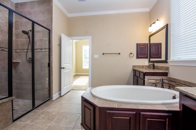 34 Canoe Bend Ct, The Woodlands, TX 77389