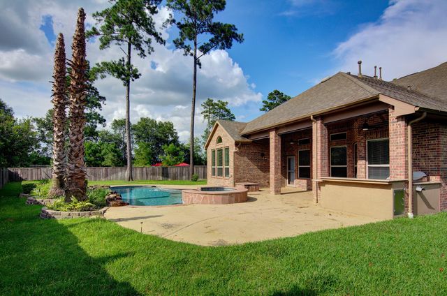 34 Canoe Bend Ct, The Woodlands, TX 77389