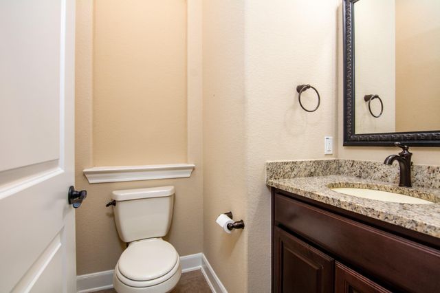 34 Canoe Bend Ct, The Woodlands, TX 77389