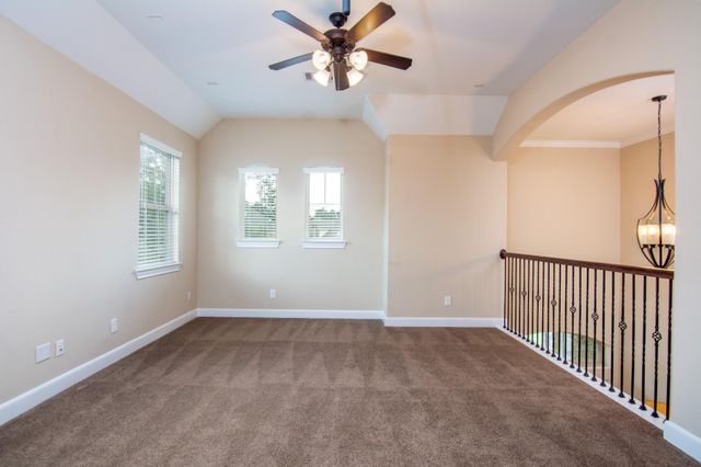 34 Canoe Bend Ct, The Woodlands, TX 77389
