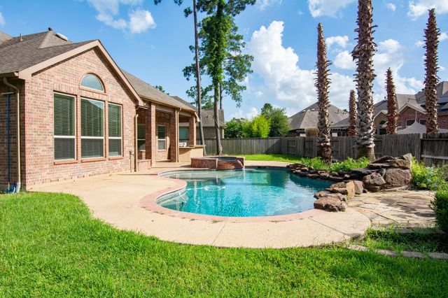 34 Canoe Bend Ct, The Woodlands, TX 77389