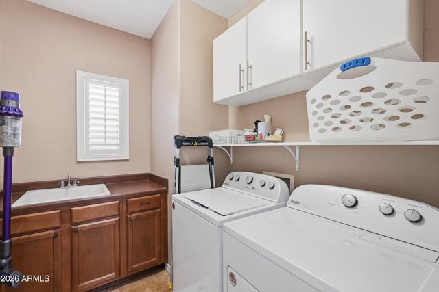3935 E ROUGH RIDER Road 1032, Phoenix, AZ 85050