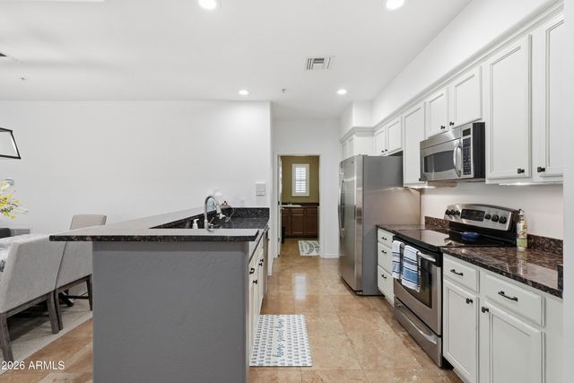 3935 E ROUGH RIDER Road 1032, Phoenix, AZ 85050