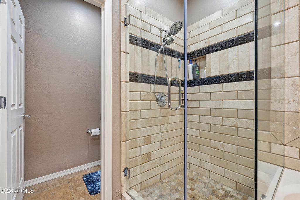 Image 15 of property listing at 3935 E ROUGH RIDER Road 1032, Phoenix, AZ 85050