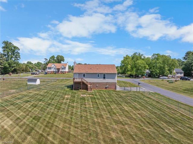 136 Central Ridge Court, Clemmons, NC 27012
