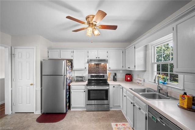 136 Central Ridge Court, Clemmons, NC 27012